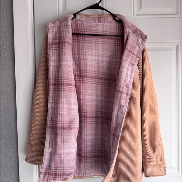 Reversible Pink and Tan Fleece/Corduroy Shacket - Picture 6 of 6
